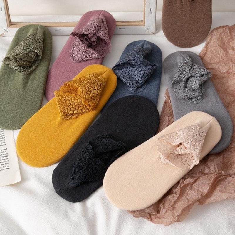 New warm socks with stylish lace