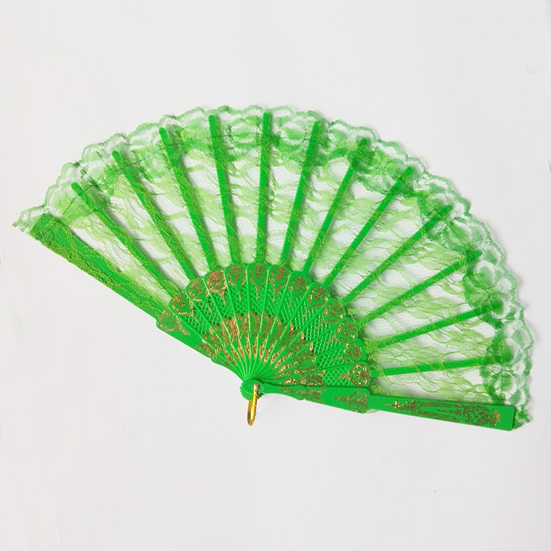 Women's fan made of fine lace with elegant gold embellishment 
Maetiva