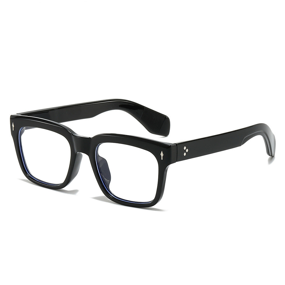 Sleek Square Frame Sunglasses 
Maetiva