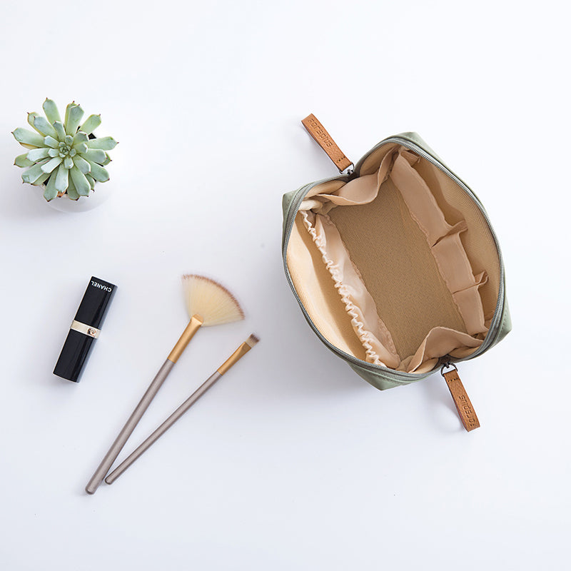 Solid color cosmetic bag with double zipper