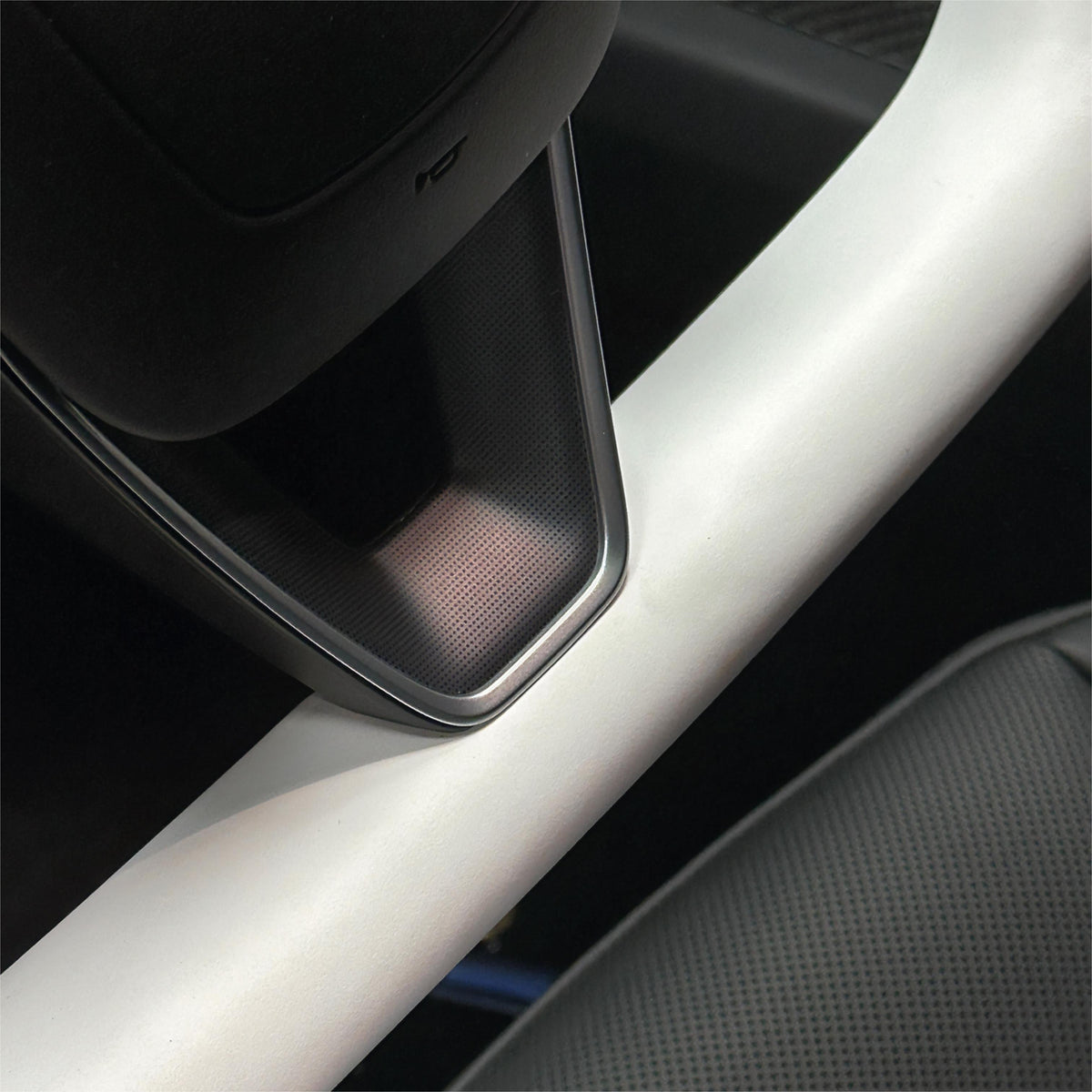 Sikunuo Model 3 Highland & Model Y Juniper Yoke Plaid Steering Wheel 【White Leather】
