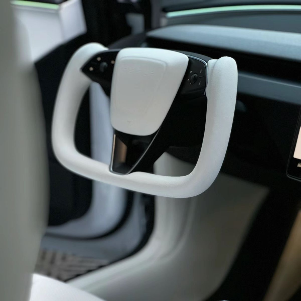 Sikunuo Model 3 Highland & Model Y Juniper Yoke Plaid Steering Wheel 【White Leather】