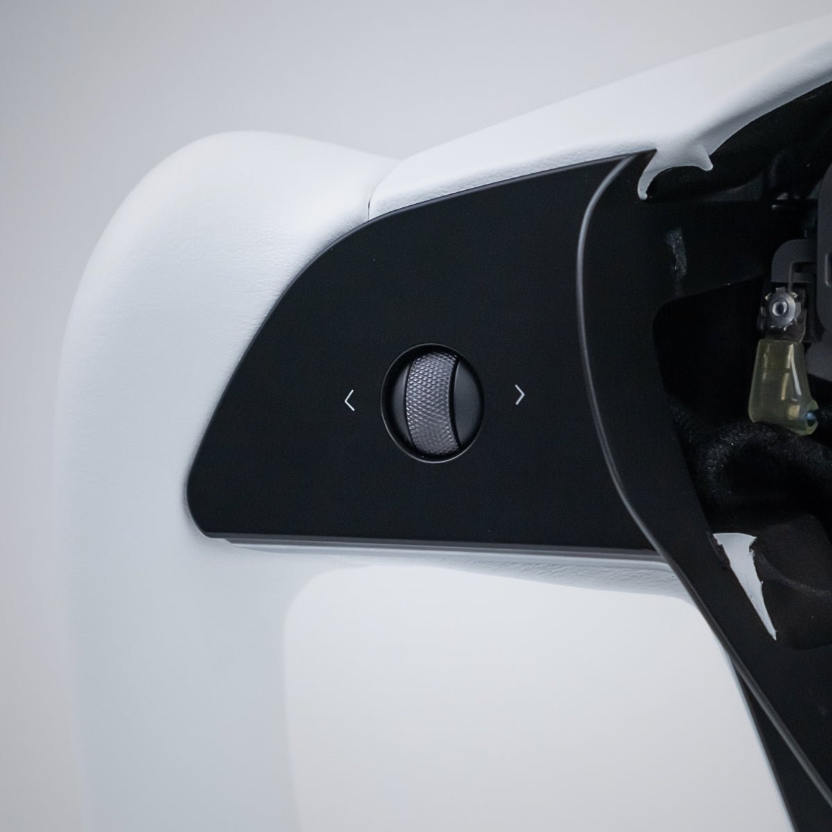 Sikunuo Yoke Plaid Steering Wheel for Tesla Model 3 / Y【White Leather】